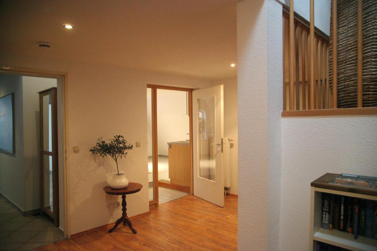 Wunderschoene Dachgeschoss - Maisonette Rostock Exterior photo